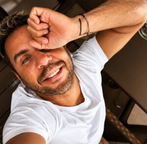 Με λένε Γιώργο και ποτέ δεν τραγουδάω / Πηγη : Pinterest.com ή Διαδίκτυο