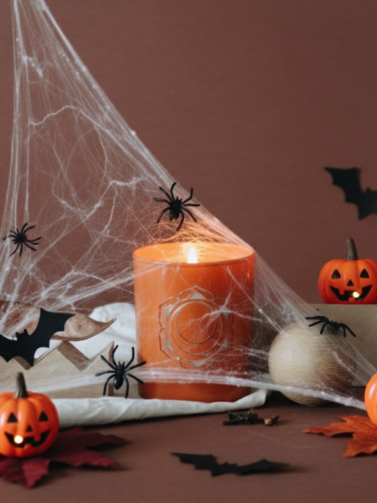 Halloween στο σπίτι: Μεταμόρφωσε τον χώρο σου σε μια ατμοσφαιρική γωνιά γεμάτη μυστήριο